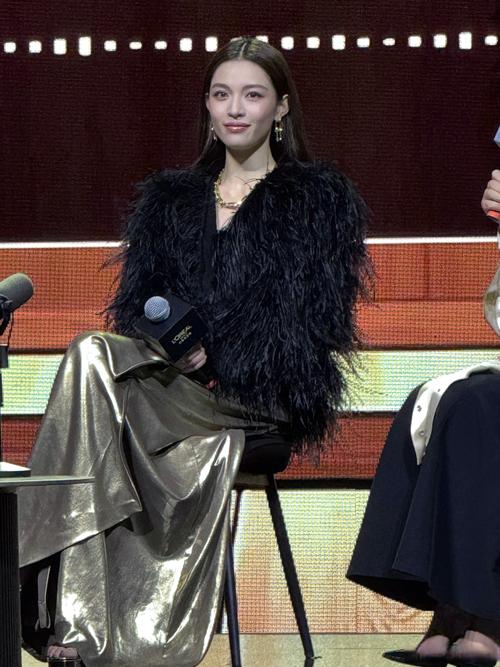 娱乐圈成名背后：光鲜亮丽的舞台是用无数汗水和泪水铺成的