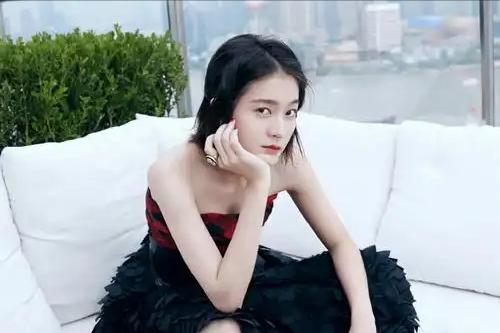 杨幂没分寸感行为_娱乐圈吻戏图片_娱乐圈没有分寸感明星